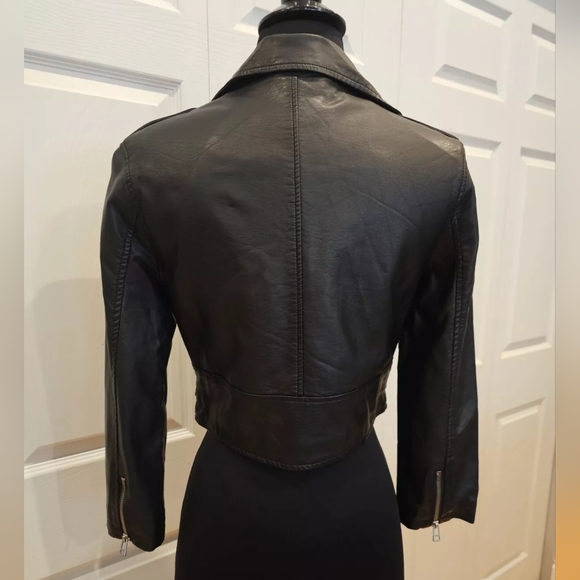 Hot Topic punk Goth Faux Leather Motorcycle Black Cropped belted Jacket Coat S - Picture 3 of 8